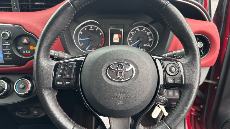 Toyota Yaris 1.5 VVT-i Blue Bi-tone 5dr Petrol Hatchback